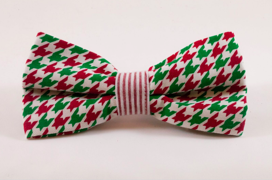 Green and Red Christmas Houndstooth Seersucker Dog Bow Tie